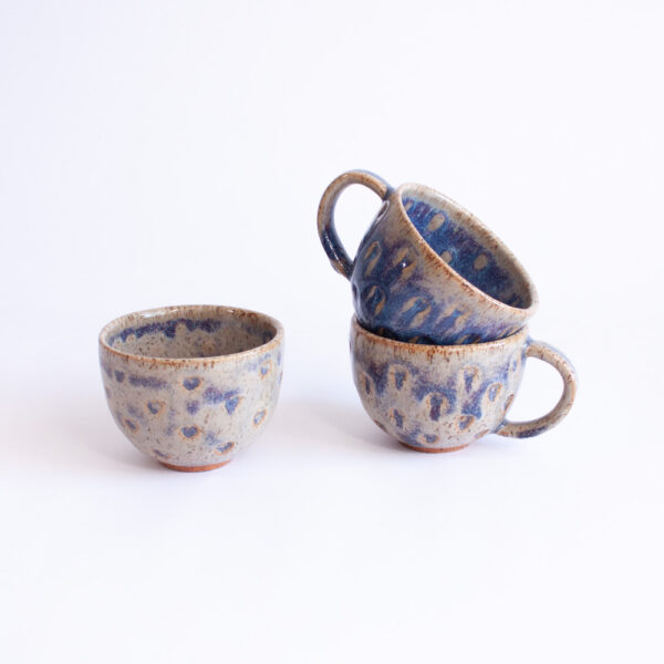 Чашки из каменной керамики