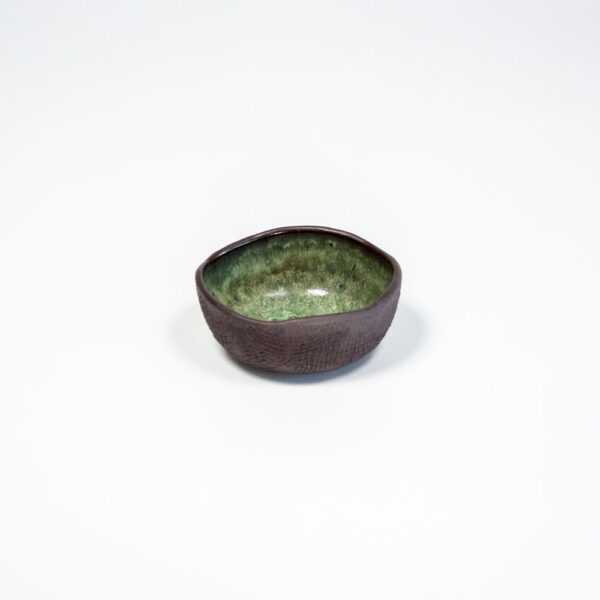Зеленая миска из керамики